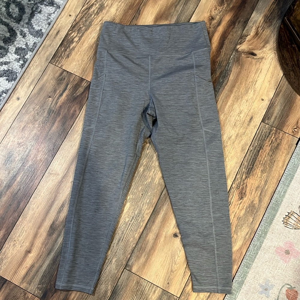 New without tags, American Eagle Outfitters leggings size XL